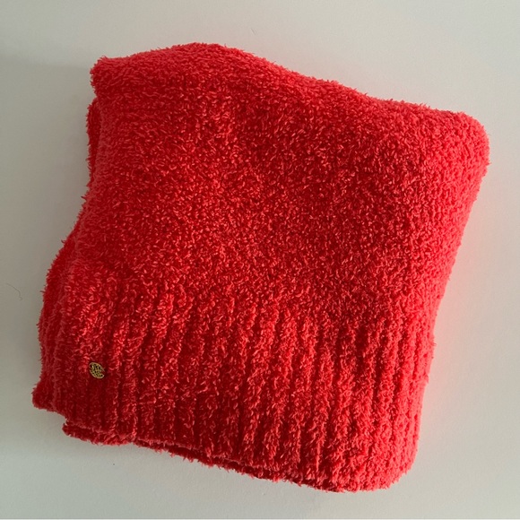 NWOT Lilly Pulitzer - Frosti Scarf and Hat Set - Picture 4 of 8